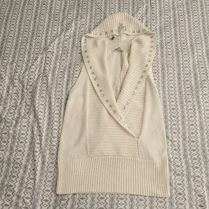 Sakura hooded sleeveless top.  Size M